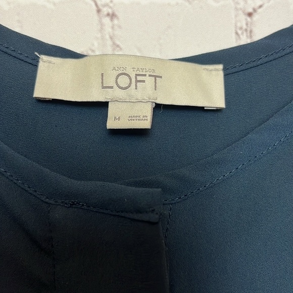 Ann Taylor LOFT Sleeveless Multimedia Covered Button Blouse - Picture 4 of 11